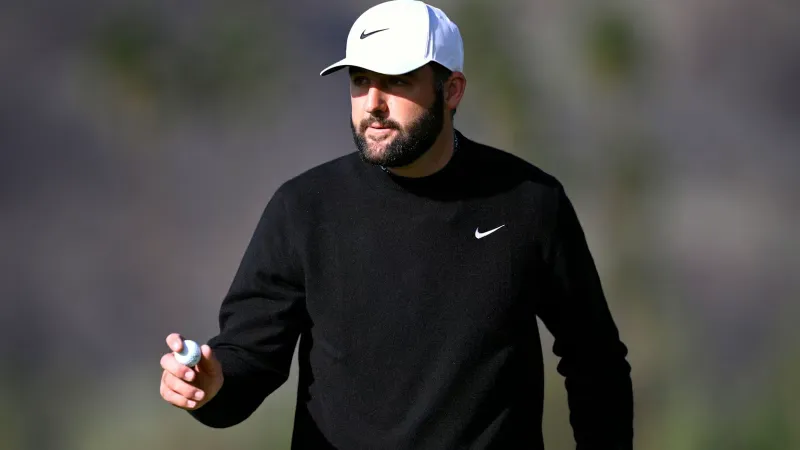 Scottie ScҺeffler Wastes No Time in Breaƙing Tiger Woods Record Following PGATour Season Debut