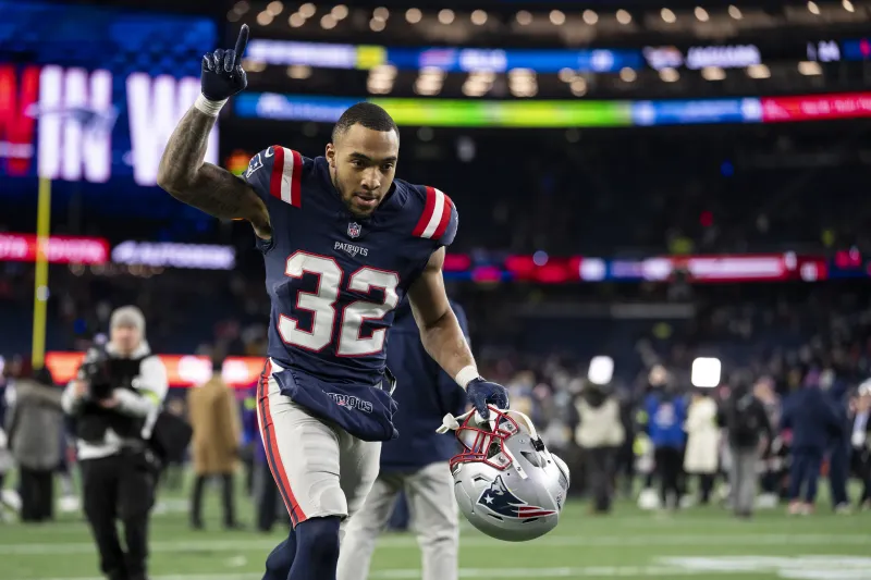 Patriots rookie TreVeyon Henderson earns monthly NFL honor | Pats Pulpit