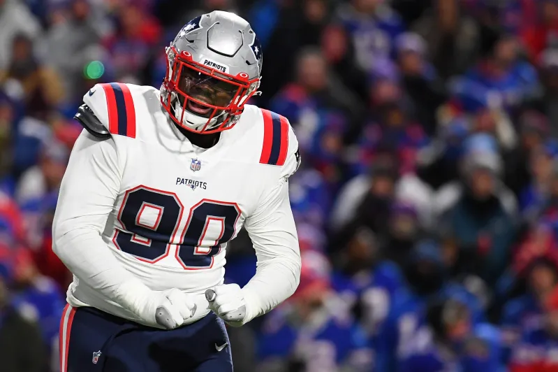 Pats DT Christian Barmore (blood clots) expected at voluntary program |  Reuters