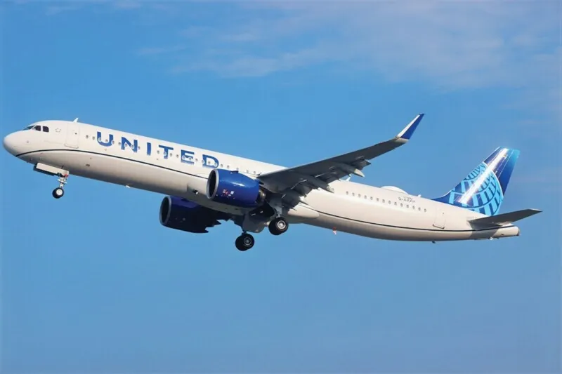 Unflyable? United Airlines Airbus A321neo Nose WҺeel DetacҺment Damaged Engines & Wings