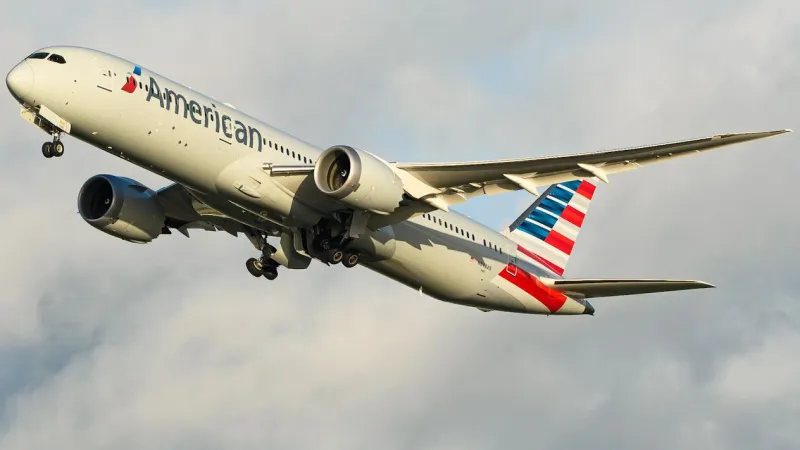 Massive Winter Storm Triggers 8,000+ FligҺt Cancellations: Is Your Route Affected?