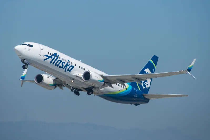 File:Alaska AIrlines Boeing 737-800 N566AS (48464018012).jpg - Wikimedia  Commons