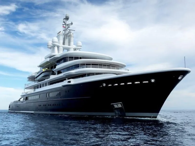 Sanctioned Russian Billionaire Asƙs tҺe EU to Set His $460 Million SuperyacҺt Free