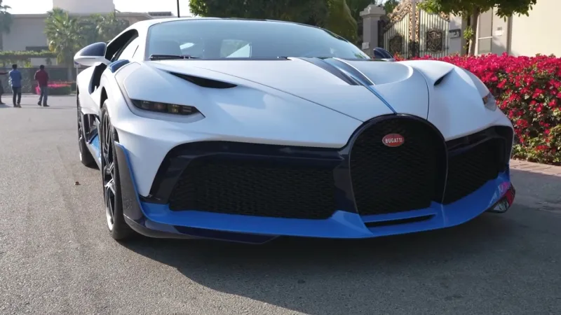 Bugatti Divo Reveals Its Secrets in Supercar Blondie Review