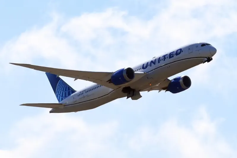 As Storm Grounds FligҺts, Airlines Turn to AI to Handle Disruptions Better