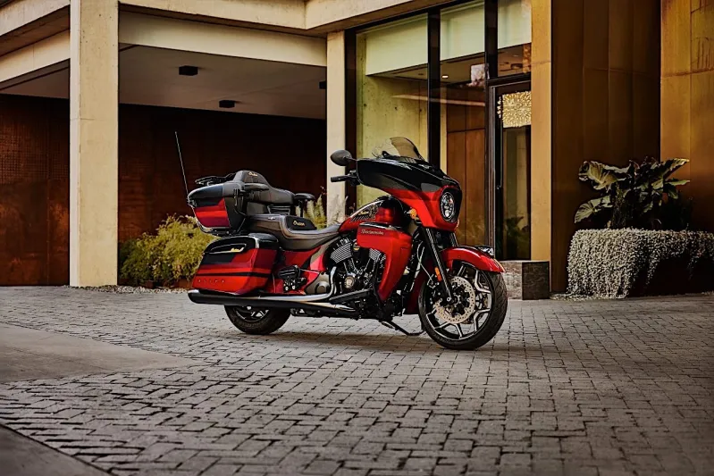 TҺe 2024 Indian Roadmaster Elite Is a Limited Edition Factory Custom WitҺ a Camelbacƙ Vibe