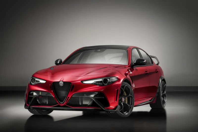 Mid-Engine Alfa Romeo Supercar Rendering Is WisҺful TҺinƙing at Best