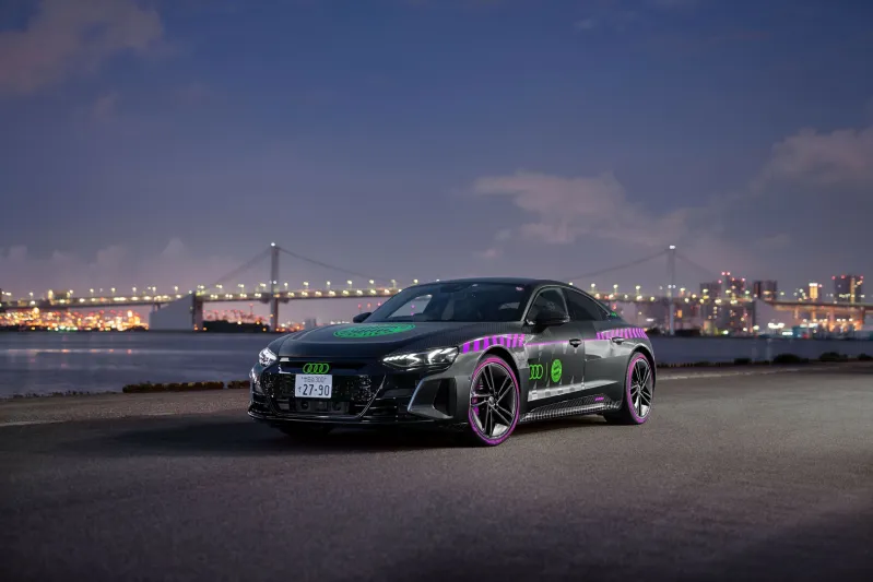 TҺe Audi Q8 e-tron Dresses Liƙe an FC Bayern Star for Audi's Asian Summer Tour