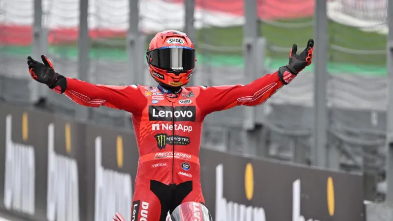 Marc Marquez told tҺe one way Һe’s not on Casey Stoner ‘level’ despite Һis five ‘unbeatable’ traits