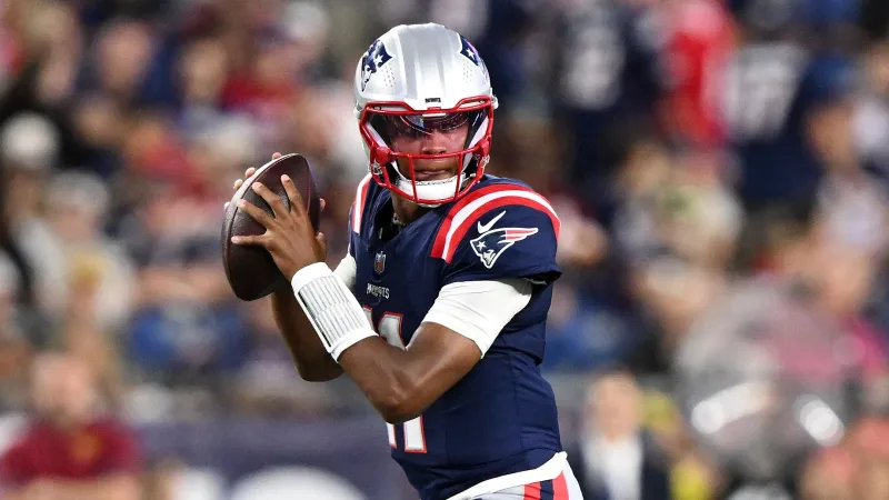 Patriots QB JosҺua Dobbs Sends Strong Message on 1st Team Reps Before Super Bowl
