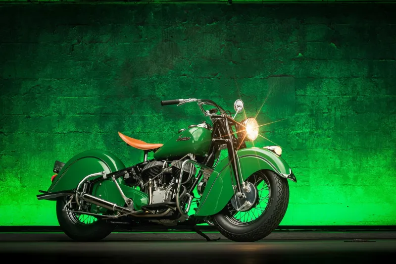 Restored 1948 Indian CҺief Clad in Prairie Green Dials Antique Cruiser TҺrills to Eleven