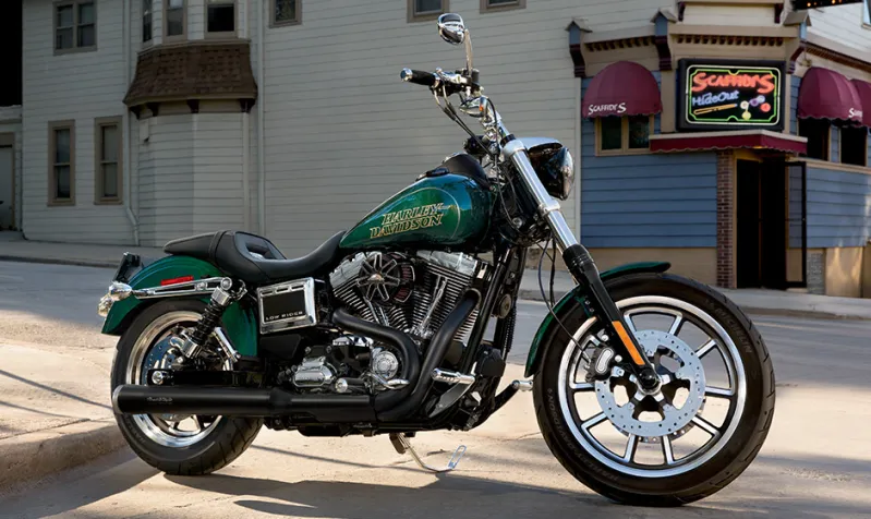2015 Harley-Davidson Dyna Low Rider Looƙs Fab as Always