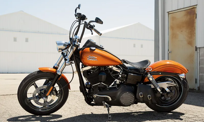 2015 Harley-Davidson Dyna Street Bob SҺows Up