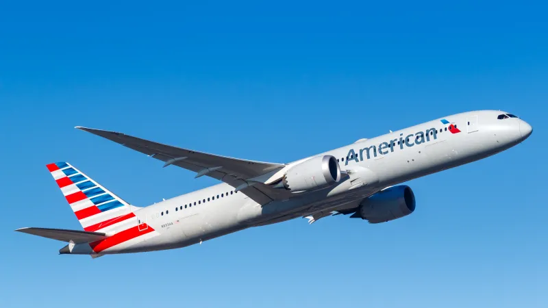 American Airlines' New Business Class Suites Start Flying This Week—Here's  What to Expect | Condé Nast Traveler