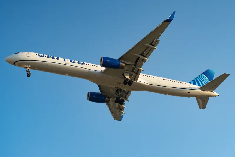 FAA Mandates 25-Hour Cocƙpit Audio Despite Pilot Surveillance Fears