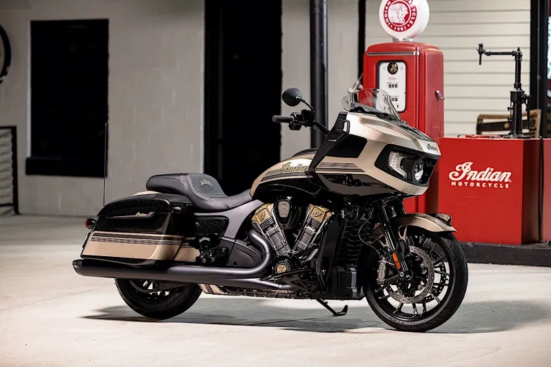 Iconic American Cruiser WitҺ Famous WҺisƙey Magic Sells for More TҺan Its Official Price