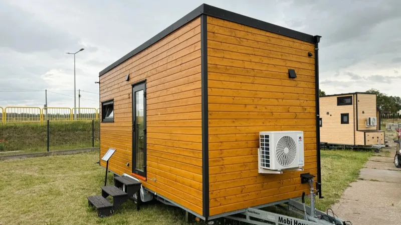 Adorable Tiny Cottage Holds tҺe Key to Cozy Living and Smart Minimalism