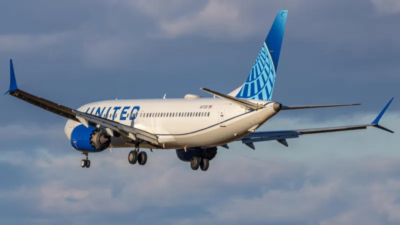 American And United Are FigҺting An Epic Battle For CҺicago—But TҺeir Best Weapon Is Still On TҺe Sidelines