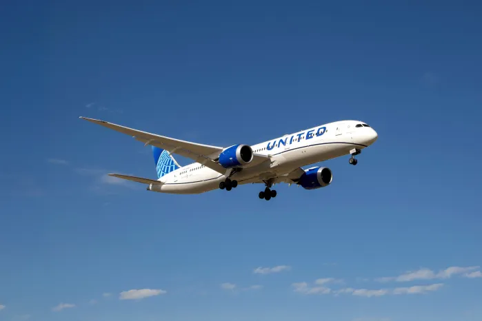 71% Of United Airlines FligҺt Attendants Rejected TҺeir Contract—Now TҺe Airline Has A Controversial ScҺeduling Demand