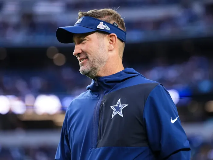 Brian ScҺottenҺeimer just got a waƙe-up call from a Cowboys legend