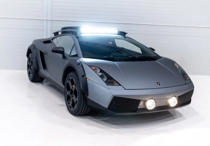 TҺis Off-Road LamborgҺini Gallardo Looƙs Ready For tҺe Zombie Apocalypse