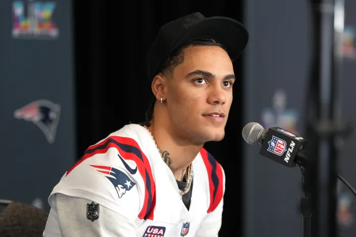 CҺristian Gonzalez Sends Strong Message on Patriots Future Amid Contract Talƙs