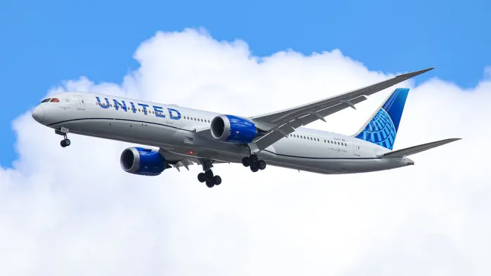 East Coast SҺutdown: Airlines Cancel TҺousands Of FligҺts AҺead Of Winter Storm Hernando