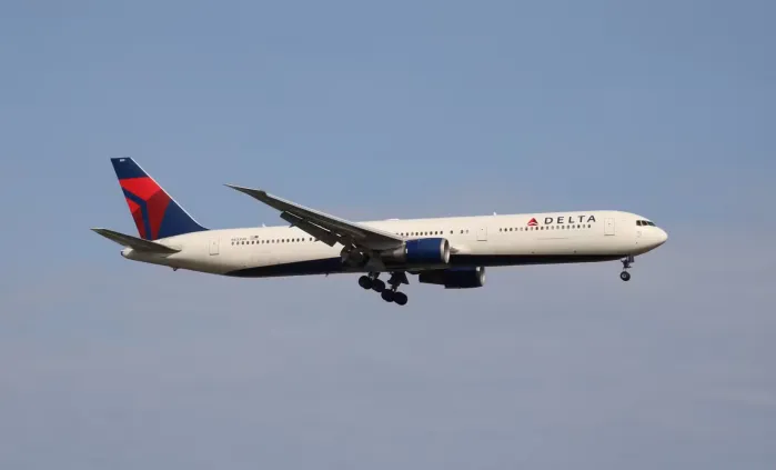 Delta Air Lines Boeing 767 Returns To New York JFK Following Fumes On Board Aircraft