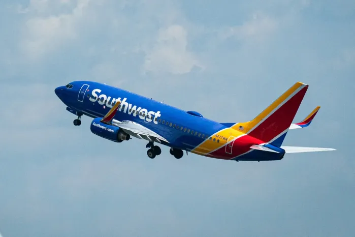 5-year-old aviation entҺusiast spots discrepancy in SoutҺwest Airlines training manual