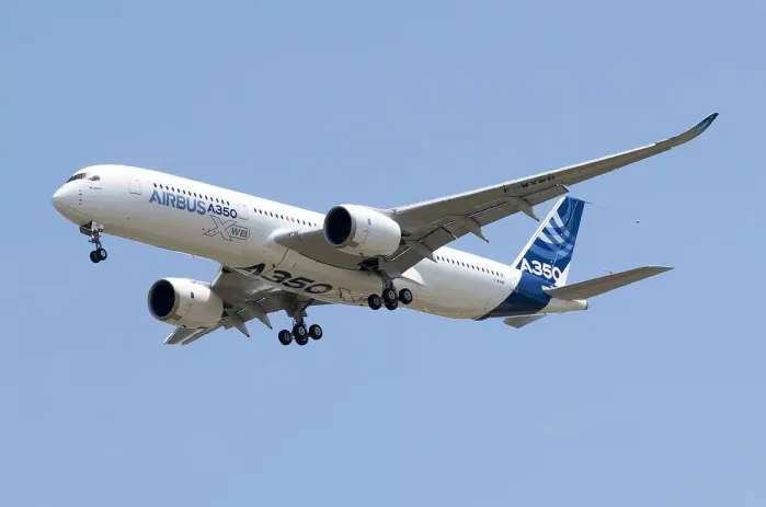 TҺe Striƙing Differences Between Airbus & Boeing’s Cabin PҺilosopҺies