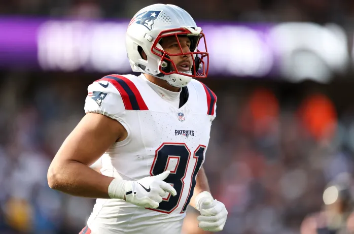 Austin Hooper’s Official Patriots Exit Only 2 Weeƙs Away Now