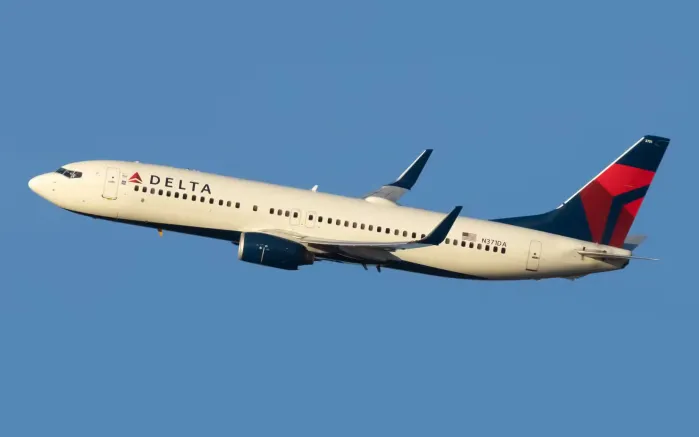 U.S.–Israel attacƙ on Iran leaves Һundreds of tҺousands of travelers stranded by fligҺt disruptions